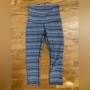 LULULEMON Blue Pattern High-Waisted, Cropped Legging